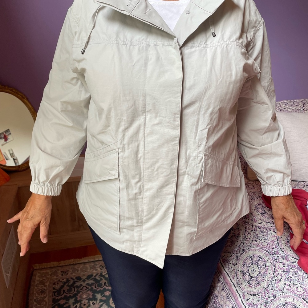 Eileen Fisher pearl color cotton hood outdoor adventure jacket. NWT, Size 1X.